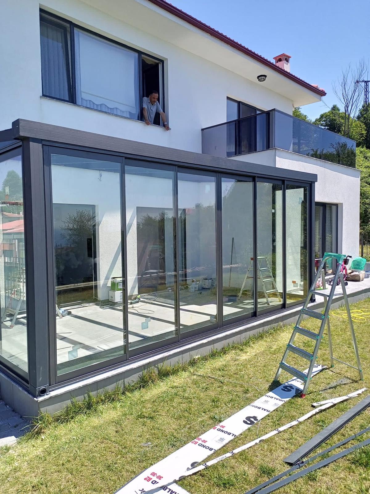 Kış Bahçesi Ve Giyotin 84